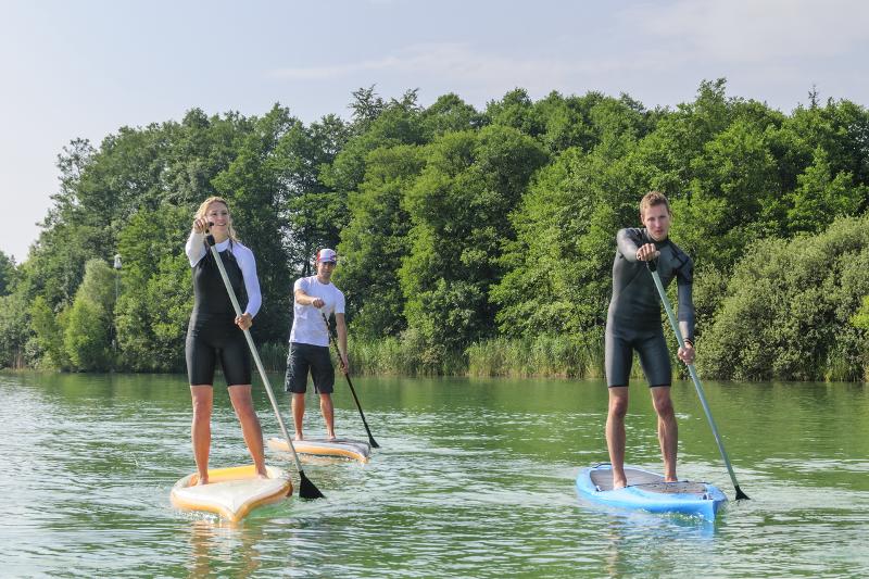 Macht im Kinderferiencamp eine SUP Tour