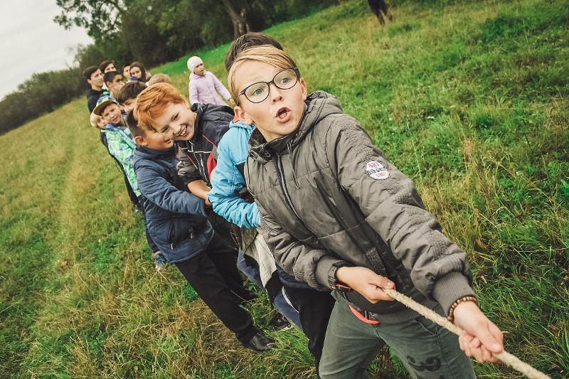 Teambuilding-Aufgabe bei einer Kreativ-Freizeit