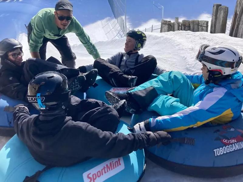 Deutsch Ski- und Snowboardcamp in der Romandie - Foto 3